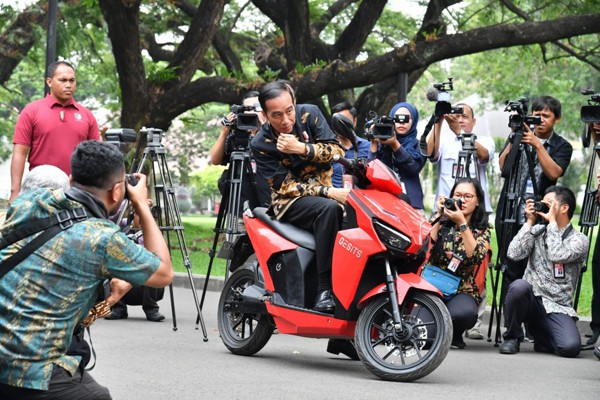 Pemenang Lelang Motor Listrik Jokowi Ternyata Tak Punya Duit Rp2,2 Miliar