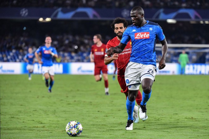 PSG Kembali Bidik Bek Napoli