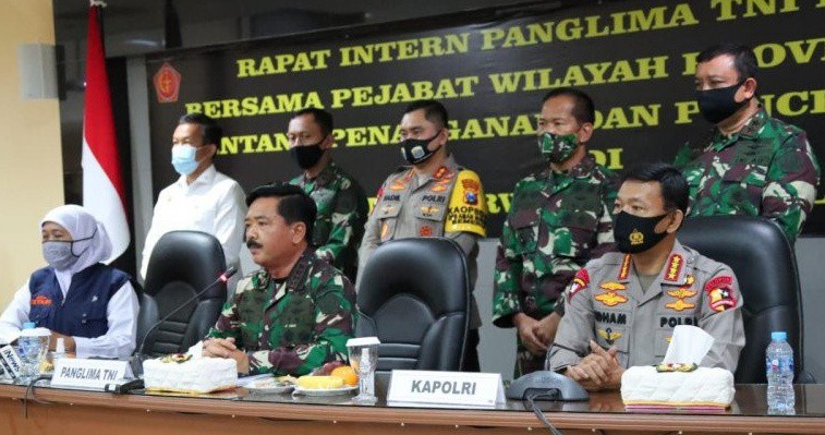 Risma dan Khofifah Disentil Panglima TNI dan Kapolri