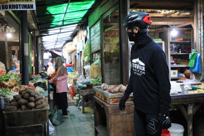 Sidak Pasar Mangkang, Ganjar: Tolong Pakai Masker, Kalau Ngeyel Tak Tutup Lagi lho Pasarnya