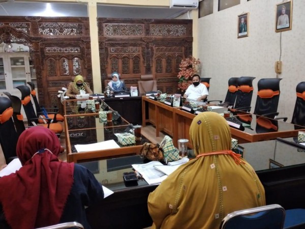 Dikroscek Dewan, Dinas Sosial Akui Ada Rencana Pemotongan Bantuan Covid-19