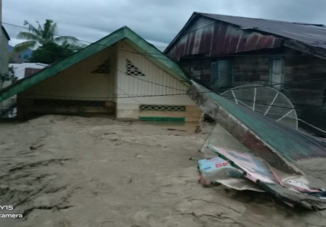 Cuaca Ekstrem, BMKG Ingatkan Potensi Longsor dan Banjir Bandang