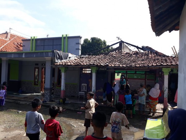 Ditinggal ke Sawah, Dua Rumah Kebakaran