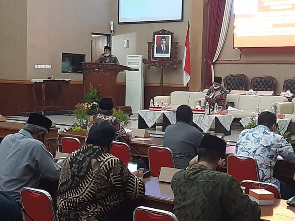 Bahas Tiga Raperda, DPRD Kota Tegal Lakukan Public Hearing di Malam Hari