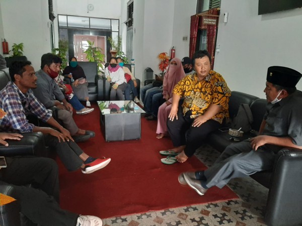 Tetap Ingin Berjualan di Komplek Taman Pancasila, PKL Temui Ketua DPRD