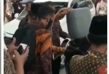 Video Mobil RI 2 Isi Bensin dengan Jeriken Viral, Istana Wapres Bantah Kehabisan Bahan Bakar