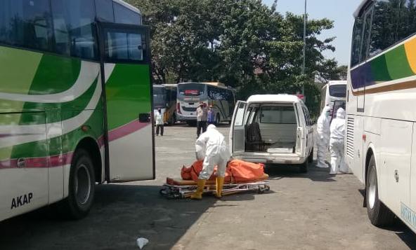Penumpang dari Jakarta Meninggal Dalam Bus, Sopir dan Kernet Ikut Diswab