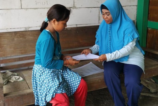 Penerapan Daring di Daerah Terpencil Sulit Diterapkan, Guru di Kabupaten Tegal Terpaksa Datangi Rumah Siswa