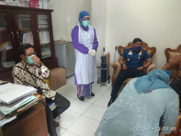 Setelah Bupati Brebes dan Suami, Giliran Enam Pejabat Pemkab Jalani Uji Swab Covid-19