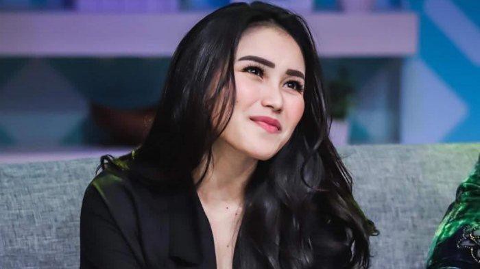 Tersinggung saat Ditanya Netizen, Ayu Ting Ting: Ente Sarap? Apa-apa Dibilang Galau