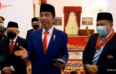 Pakar Epidemi Sindir Jokowi: Nyuruh Masyarakat Pakai Masker tapi Dirinya Sendiri Gak Pakai