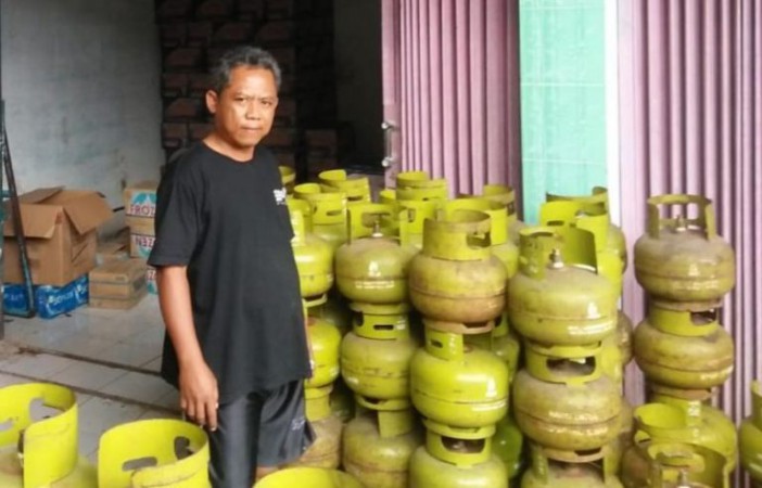 Kesulitan Cari Tabung Gas Melon, Warga di Tegal Harus Cepat-cepat Amankan Stok