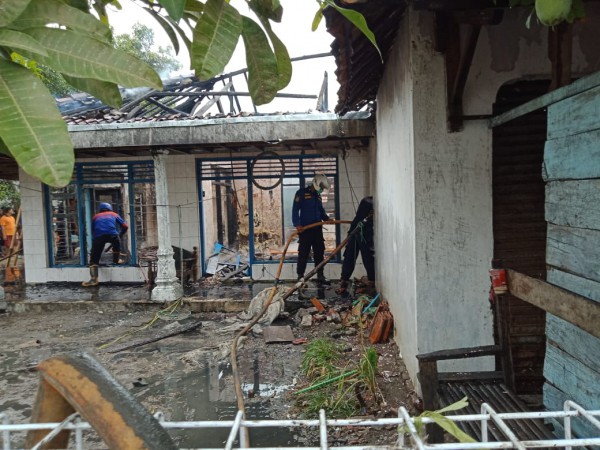 Si Jago Merah Mengamuk, Rumah di Brebes Ludes Terbakar