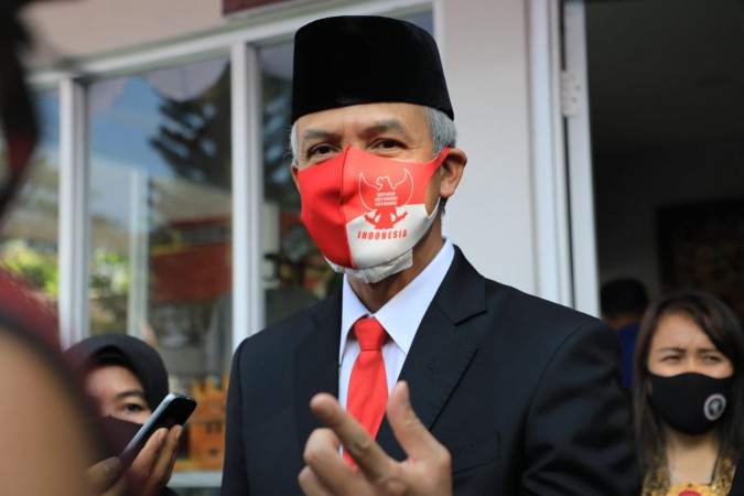 Pemkab Rembang Dikritik Gus Mus, Ganjar Pranowo Sesalkan Bupati Abai Soal Bendera