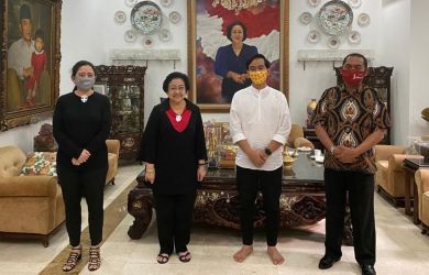 Gibran Sowan ke Ibu Megawati Bareng Hadi Rudyatmo, Ngakunya Anter Oleh-oleh