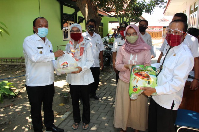 Pandemi Belum Berakhir, Pemkot Tegal Bagi 3.446 Paket Sembako