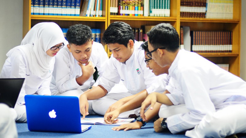 Modul Pembelajaran SMA Diperbarui untuk Bantu Siswa Belajar di Rumah