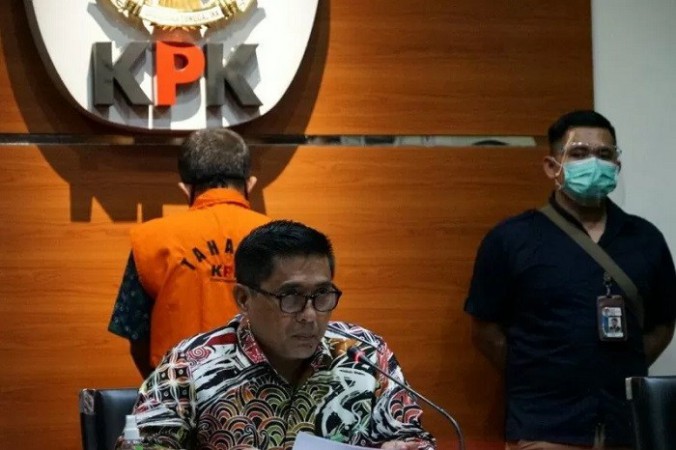 Diduga Terima Gratifikasi Rp20 Miliar, Mantan Pejabat Subang Ditahan KPK