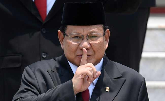 Masih Bungkam soal Isu PKI, Pengamat: Prabowo Tersandera Posisinya sebagai Menteri Pertahanan