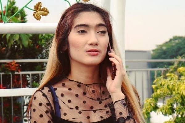 Sebut Luna Maya Artis Bokep, Revi Mariska Diserbu Warganet