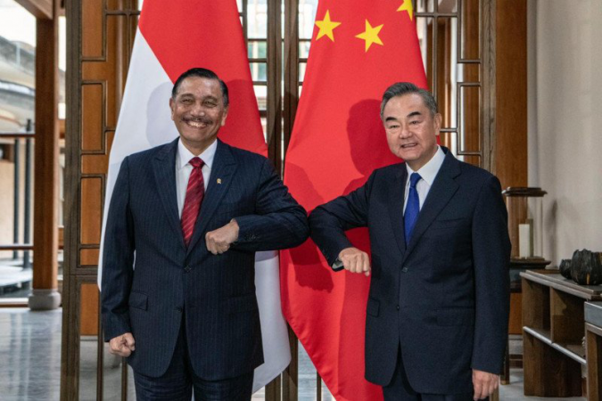 Ketemu Menter Luar Negeri Tiongkok, Luhut: China Dukung Indonesia Jadi Pusat Vaksin Covid-19 di Asia Tenggara