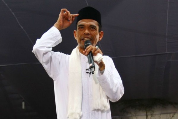 Tasbih Milik Ustaz Abdul Somad Dilelang Laku Rp70 Juta, Peci Rp40 Juta