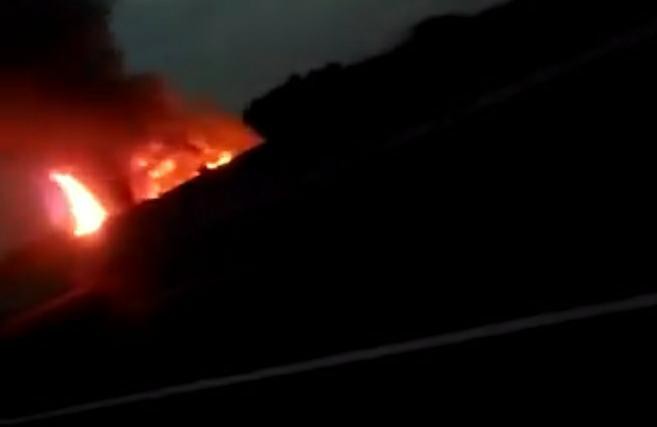 Video Diduga Kecelakaan dan Mobil Terbakar di Tol Pemalang-Semarang Beredar di Medsos