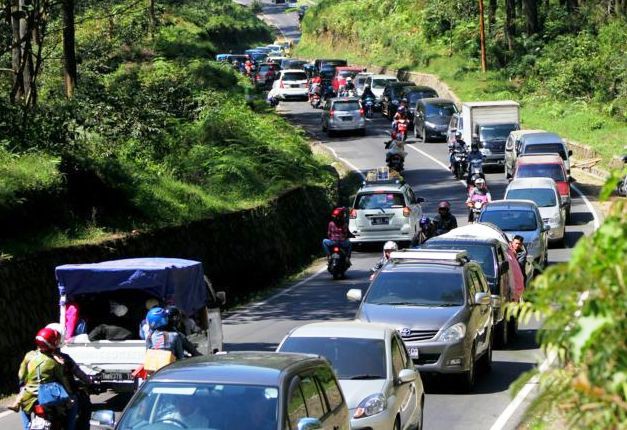 Libur Panjang, Lembang Disesaki 2.000 Kendaraan