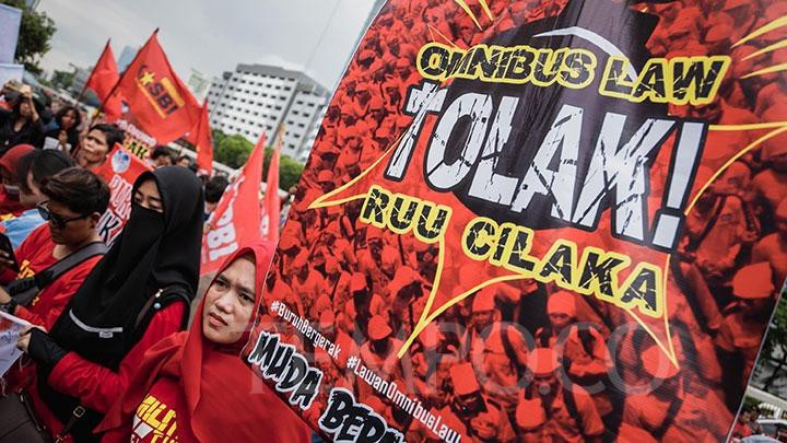 Optimis Omnibus Law Bisa Keluarkan Indonesia dari Middle Income Trap, Ekonom: Hanya Asumi Sri Mulyani