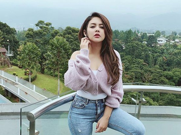 Februari Cerai dari Suaminya, Jenita Janet Sudah Gandeng Pacar Baru