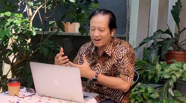 Disebut Profesor Gadungan, Henry Subiakto Marah dan Ancam Polisikan Netizen