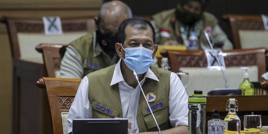 Satgas Covid-19 Minta Kepala Daerah Larang Kerumunan