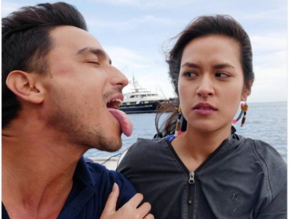 Dengan Lidah Melet, Hamish Daud Posting Foto Bersama Raisa, Netizen: Apa itu Natural Kalau Ga Makeup