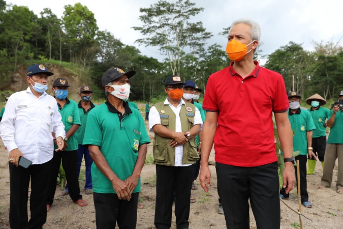 Masyarakat di Lereng Gunung Merapi Diingatkan Soal Penambangan Liar, Ganjar: Ojo Ngrusak Sumber Air.