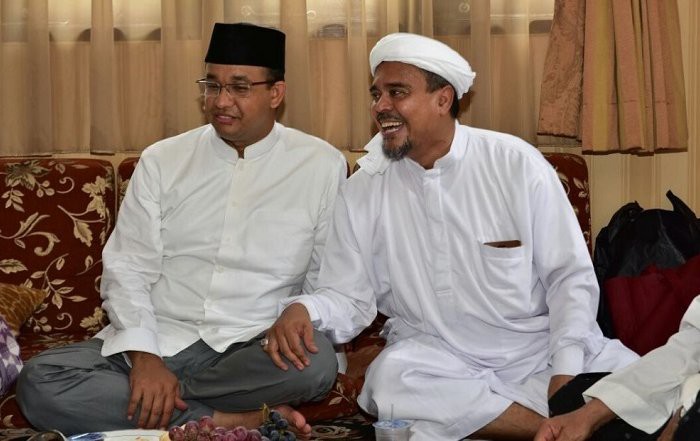 Anies Baswedan dan Rizieq Shihab Dipanggil yang Berwajib, Denny Siregar: Saya Harus Angkat Secangkir Kopi