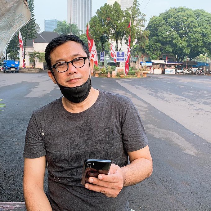 Denny Siregar Sebut Penjemput Habib Rizieq Dimobilisasi: Dananya Emang Lumayan