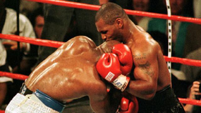 Mike Tyson Buka Rahasia Kenapa Dia Gigit Kuping Evander Holyfield
