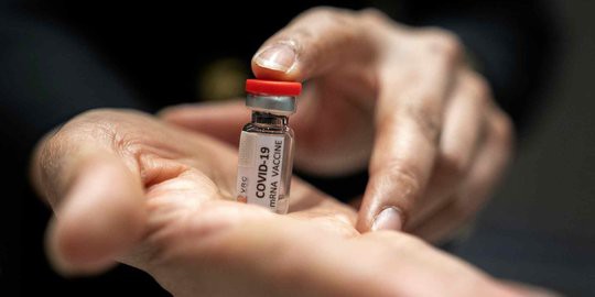 Pemerintah Diminta Hati-hati Gunakan Vaksin Covid-19 dengan Izin Darurat