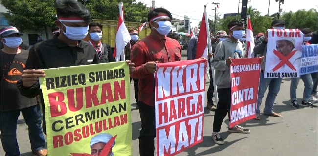 Tidak Berizin, Demo Tolak Kedatangan Habib Rizieq Dibubarkan Polisi