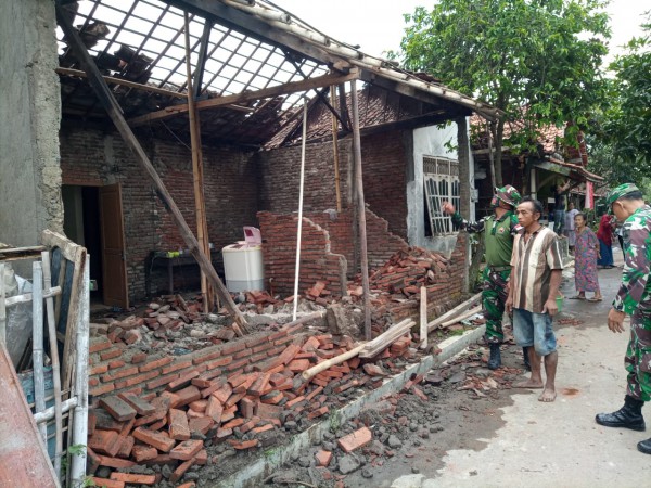Diterjang Angin Kencang, 7 Rumah Warga di Kabupaten Tegal Rusak