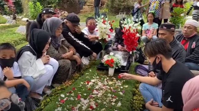 Mau Nikahi Nathalie Holscher, Sule Minta Restu ke Mendiang Mantan Istrinya