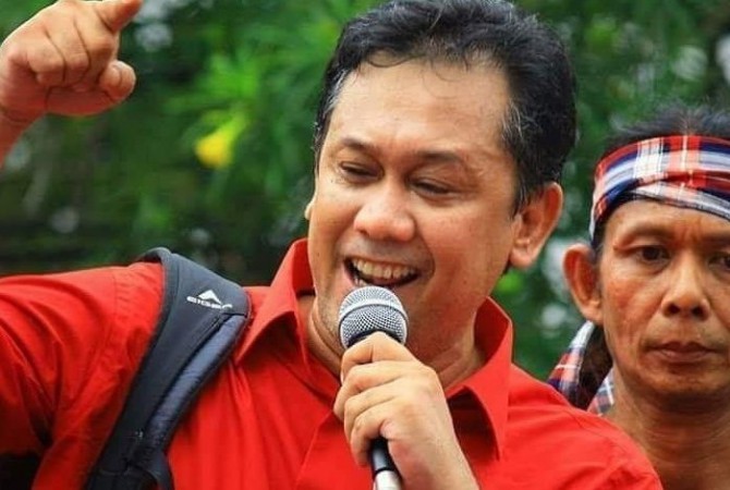 Minta Polisi Tangkap Koordinator Aksi 1812, Denny Siregar Senggol Munarman FPI: Gua Eneg