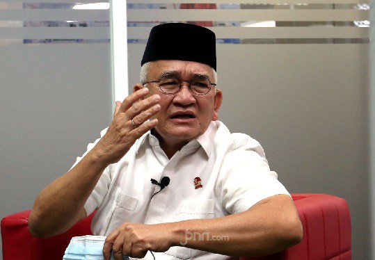 Komentari Tantangan Debat Terbuka Fadli Zon kepada Menag, Ruhut Sitompul: Jangan Ditanggapi Gus, Ngapain Ember