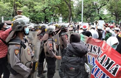 Aksi 1812 Dibubarkan Polisi, Massa Membalas: Pembunuh