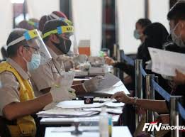 Swab di Bandara dan Stasiun Antre Padat, Libur Nataru Amburadul