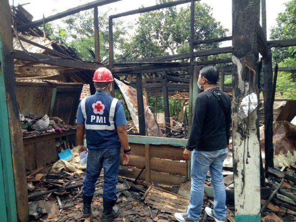 Diduga Korsleting Listrik, Rumah Semi Permanen di Kabupaten Tegal Ludes Terbakar