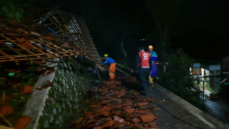 Tebing di Kaki Gunung Slamet Longsor, Satu Rumah Rata dengan Tanah