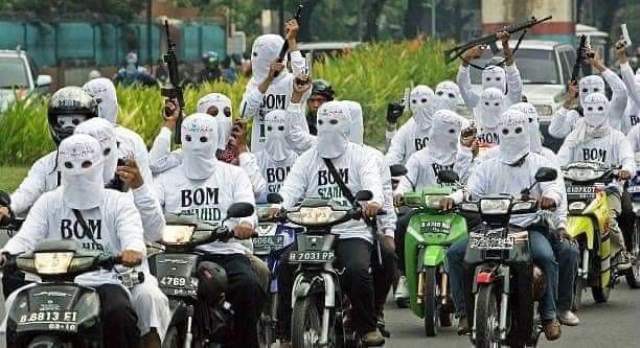 Foto Pasukan Bom Syahid Bersenjata Laras Panjang Viral, FPI: Itu Tahun 2006, Mainan