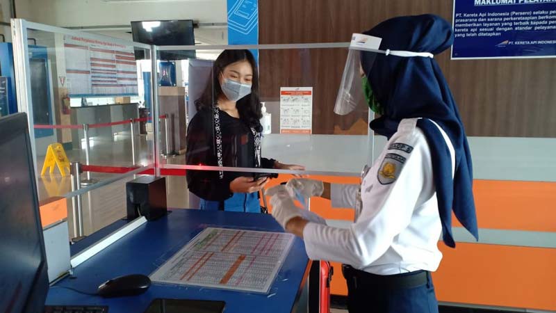 Naik Kereta Api Wajib Tunjukan Hasil Rapid Test Antigen Negatif