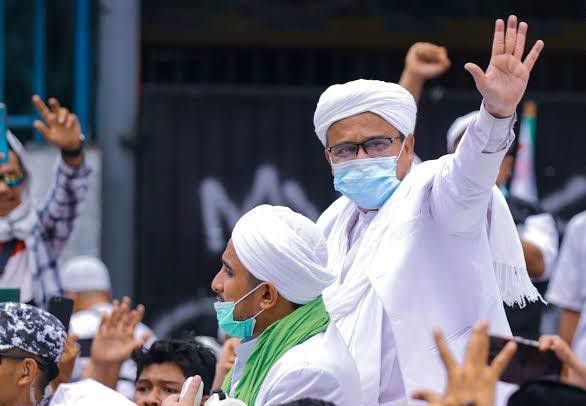 FPI Resmi Bubar, Mahfud MD:  Seluruh Kegiatannya Dilarang